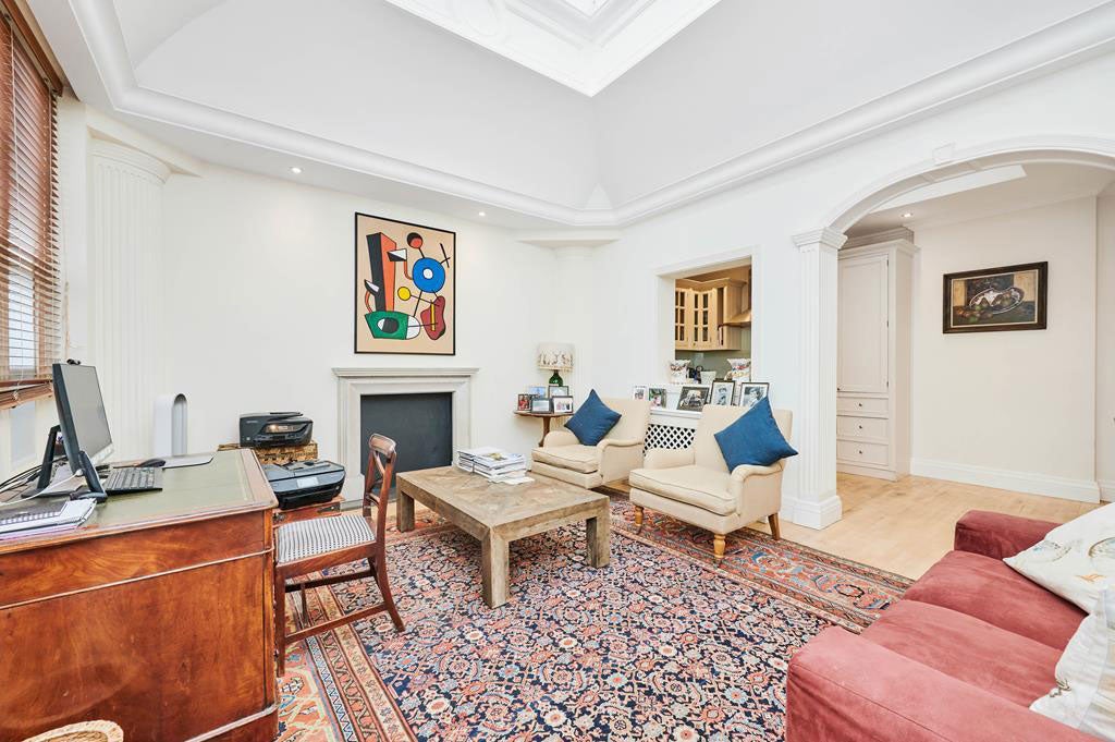 Flat South Eaton Place in City of Westminster