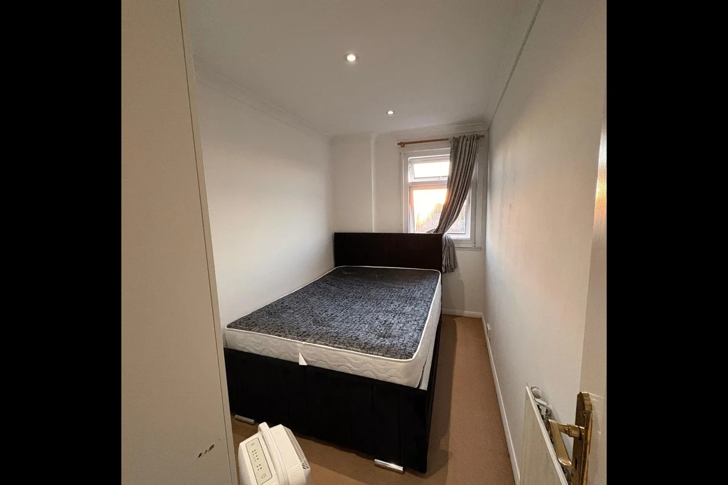 Flat Percy Bryant Road in Sunbury-on-Thames