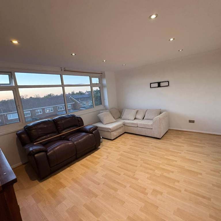 Flat Percy Bryant Road in Sunbury-on-Thames