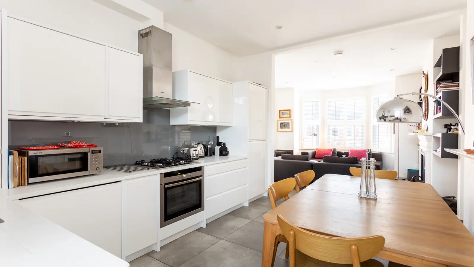 Flat Balliol Road in Greater London