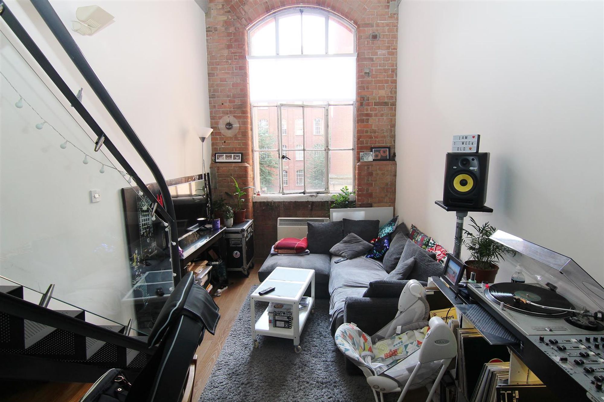 Flat Fairfield Road in Greater London