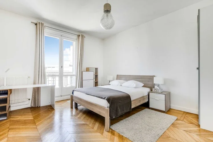 Flat Rue de Ponthieu in Paris