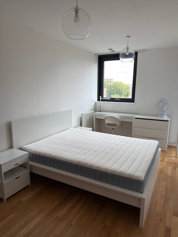 Room Amelia Street in Greater London