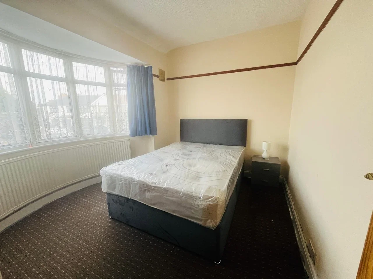 Flat Rutland Road in Greater London
