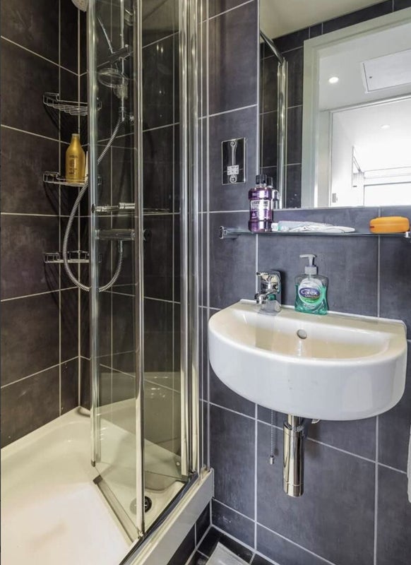Room Westminster Bridge Road in Greater London