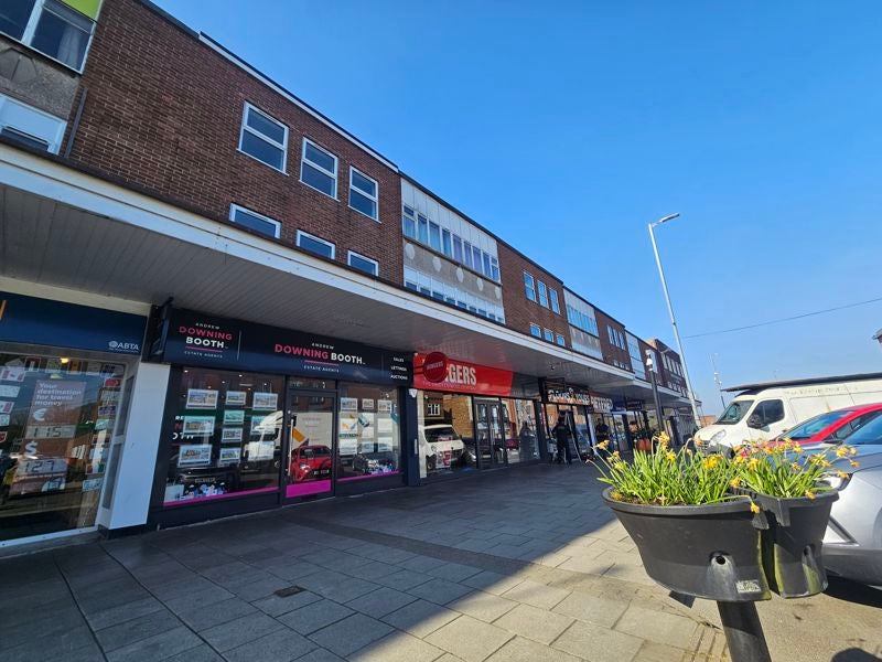 Flat High Street in Aldridge