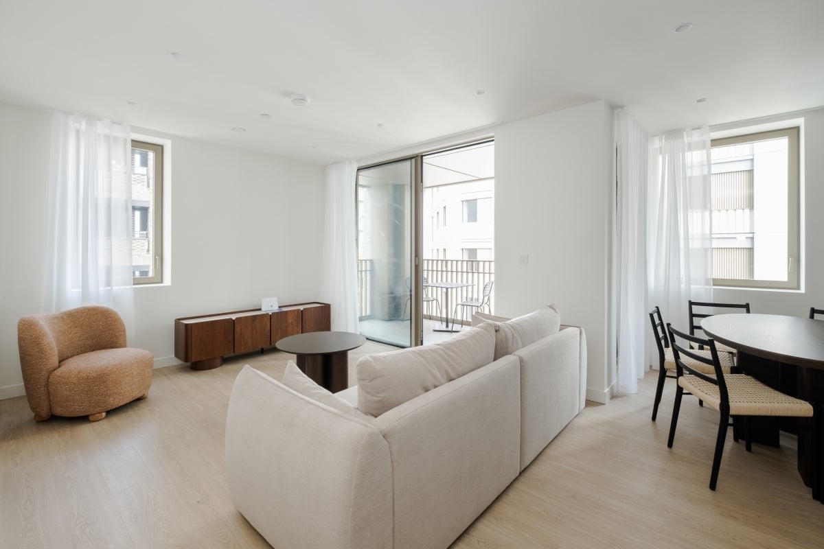 Flat Daneland Walk in Greater London