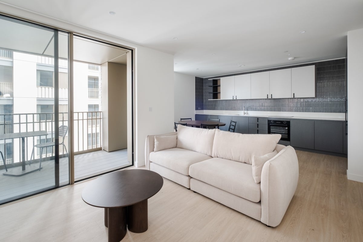 Flat Daneland Walk in Greater London