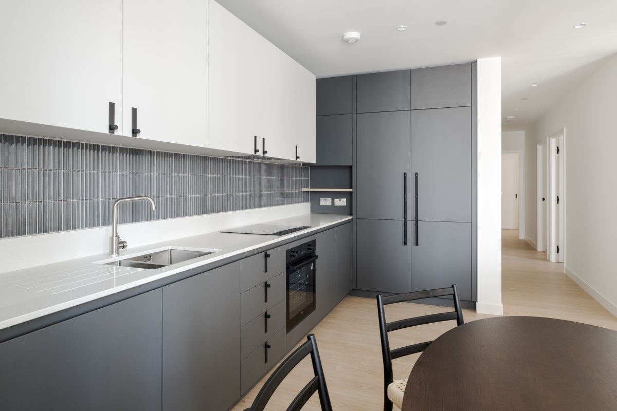 Flat Daneland Walk in Greater London