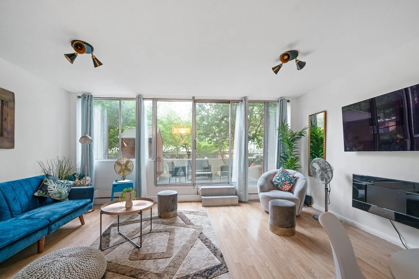 Room John's Mews in Greater London