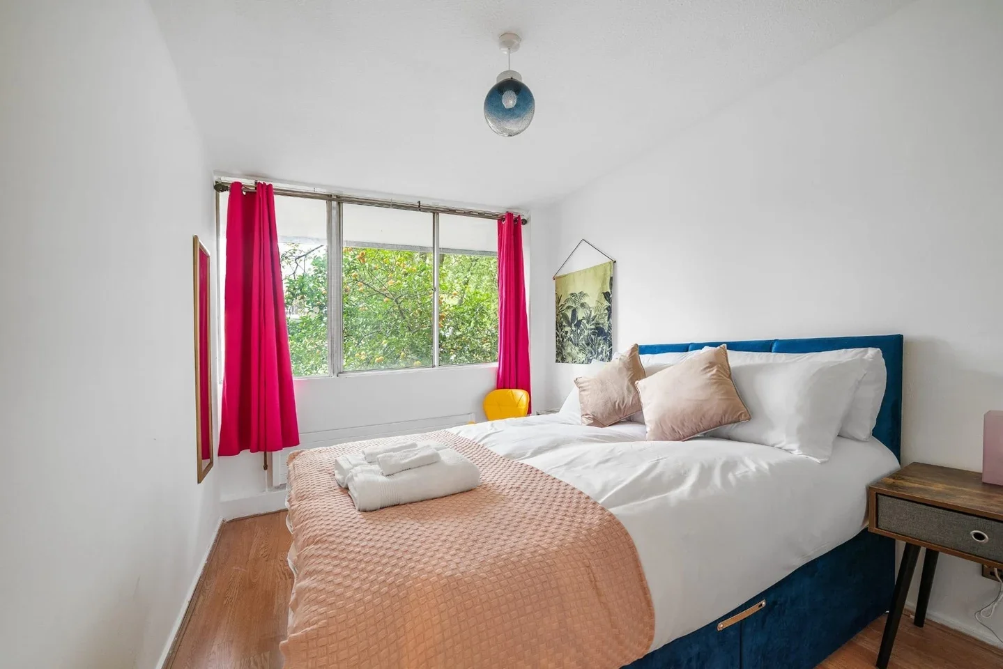 Room John's Mews in Greater London