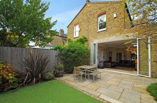 House Princes Road in Greater London