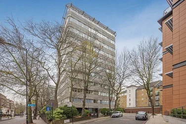 Flat Park Road in City of Westminster