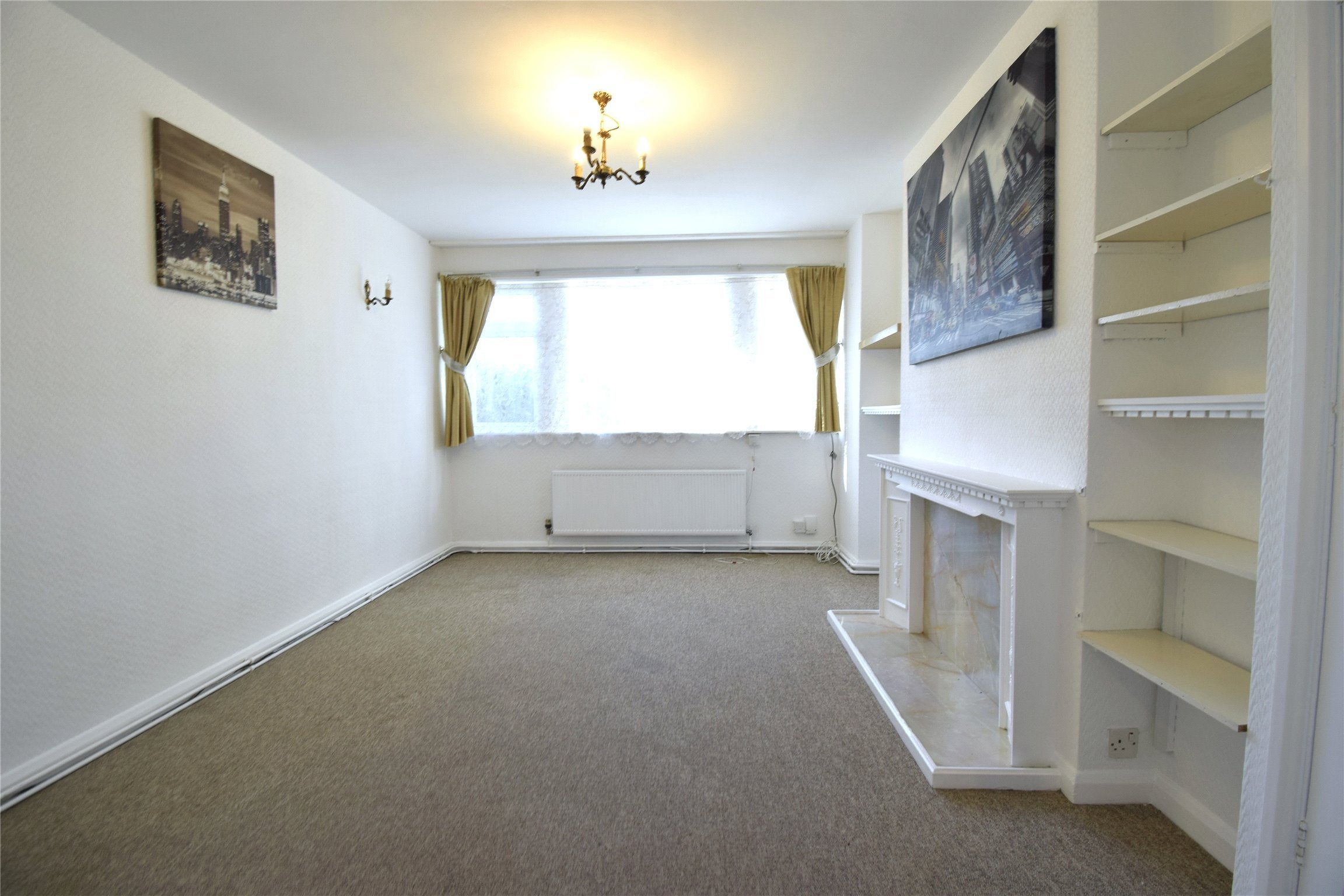 Flat Kenton Road in Greater London