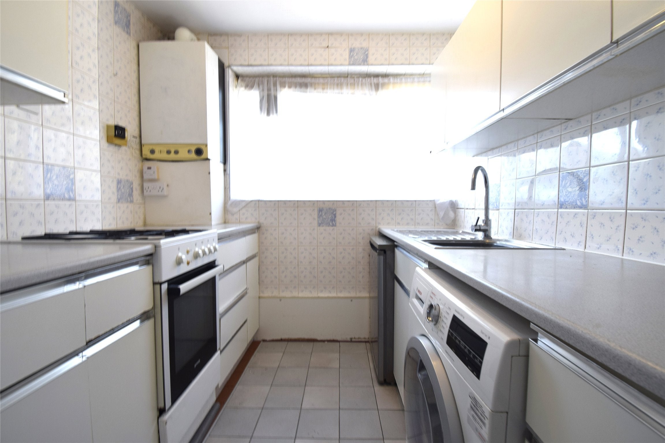 Flat Kenton Road in Greater London