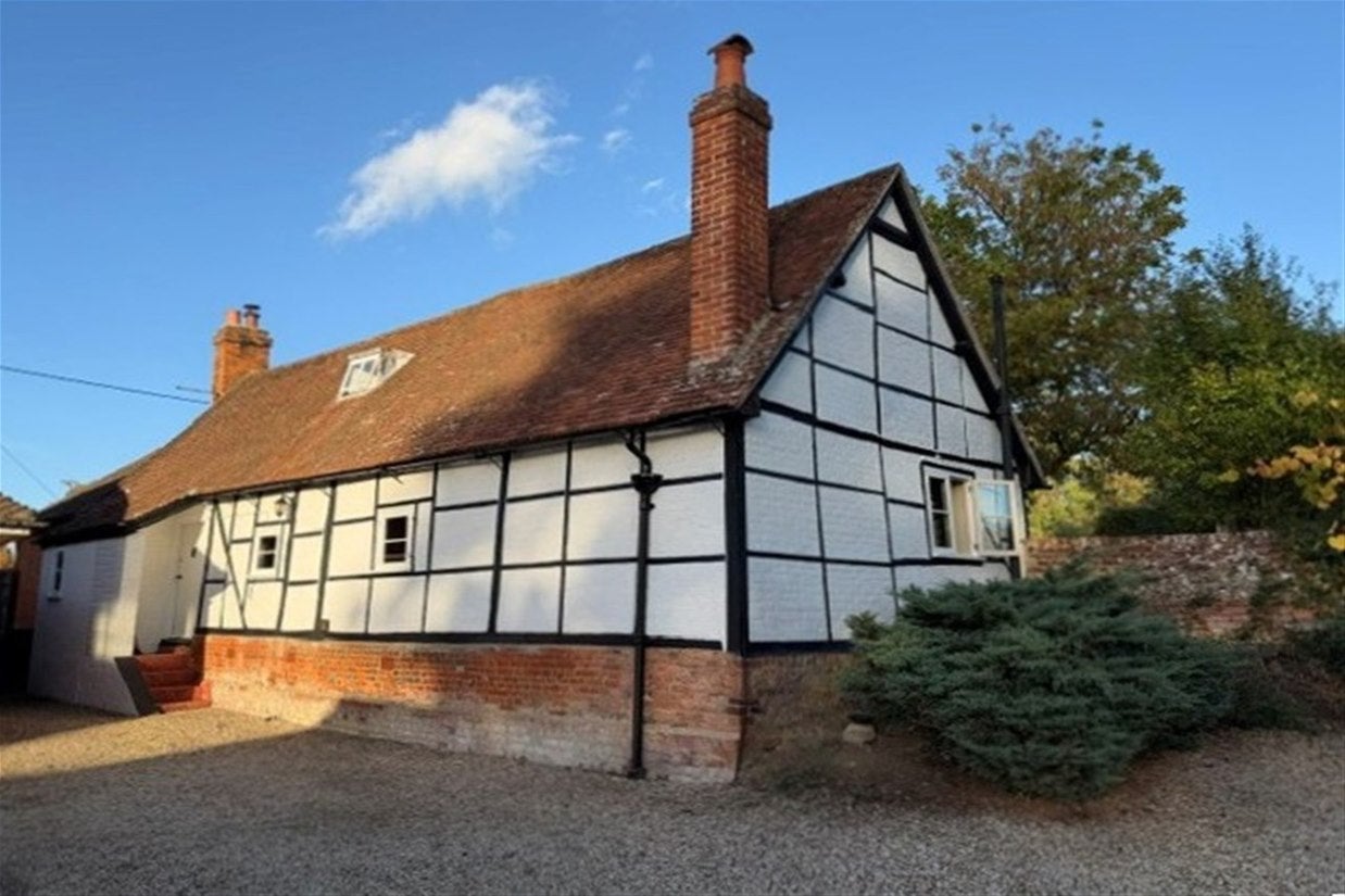 House Valmeade Close in Hart