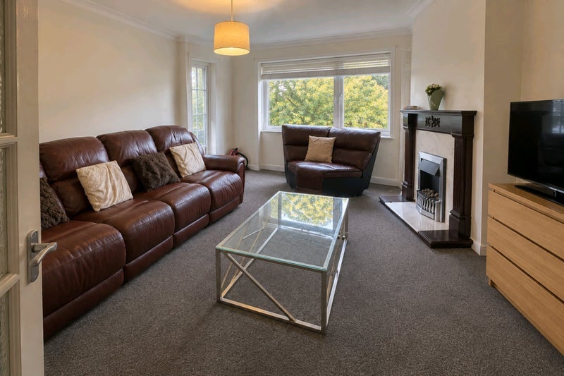 Room Kingsbridge Drive in Rutherglen