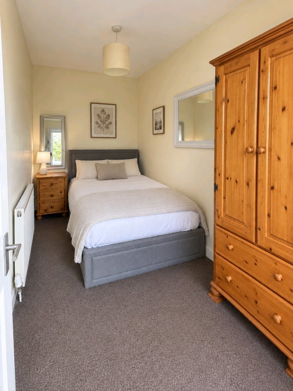 Room Kingsbridge Drive in Rutherglen