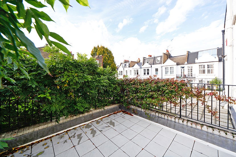 House Doria Road in Greater London