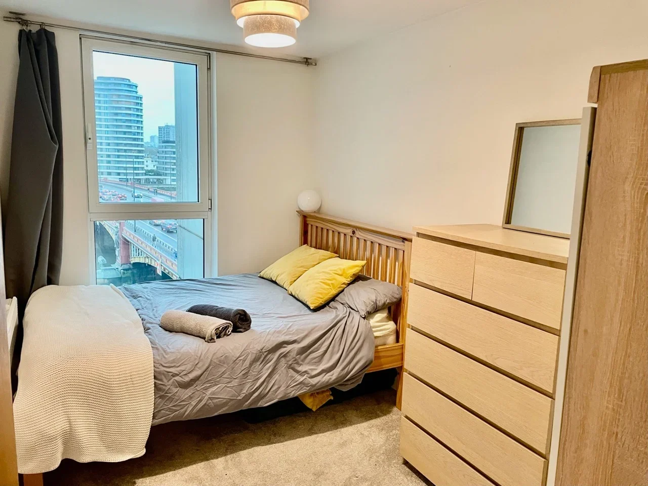 Flat Bridgefoot in Greater London