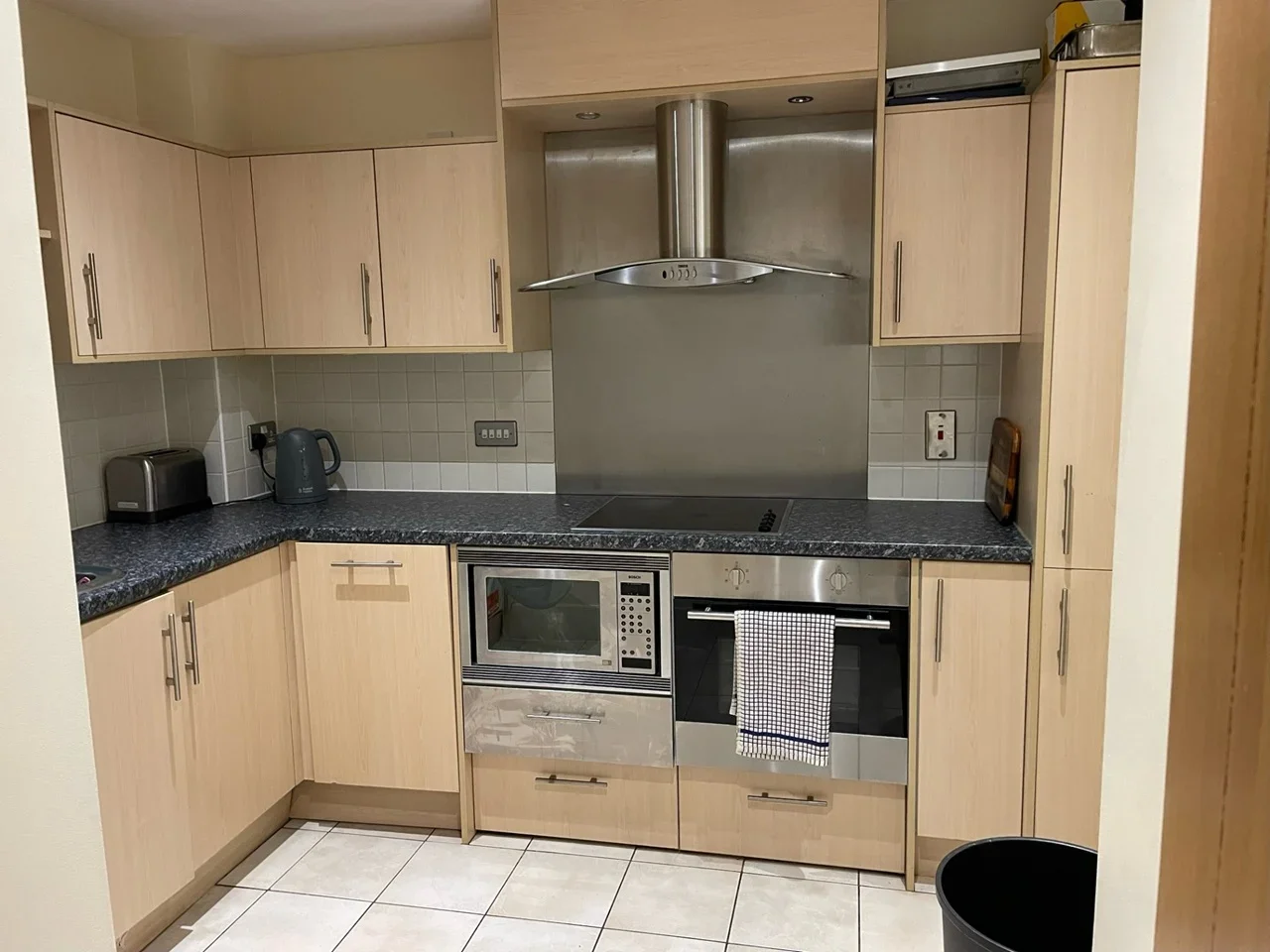 Flat Bridgefoot in Greater London