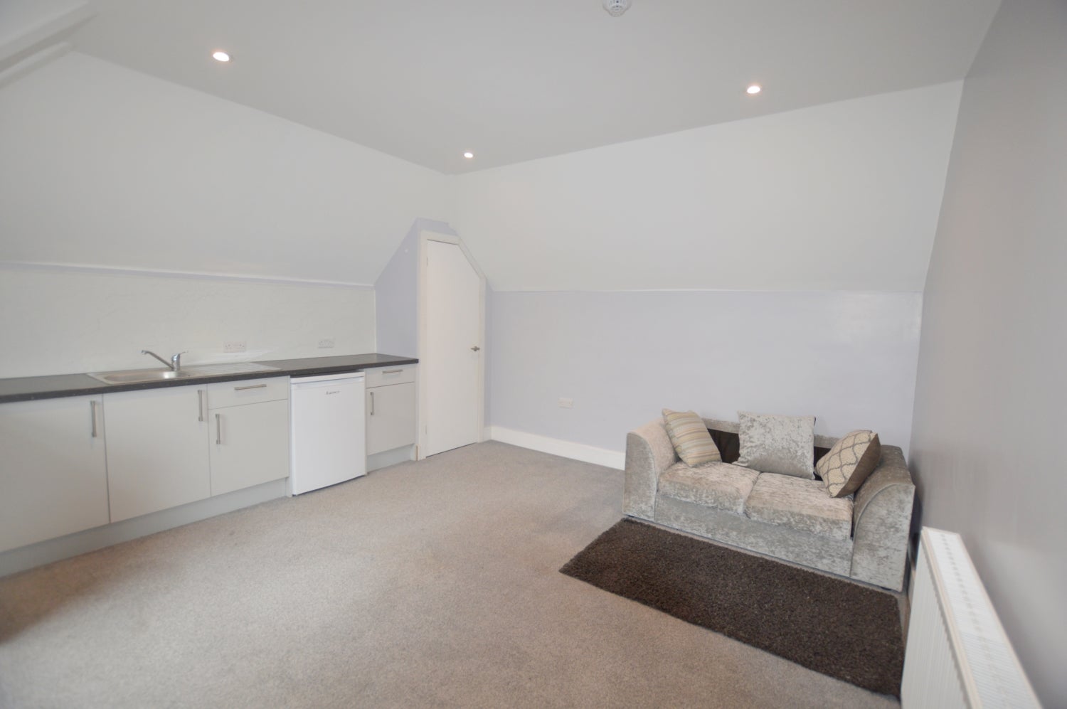Room Bournemouth Road in Poole