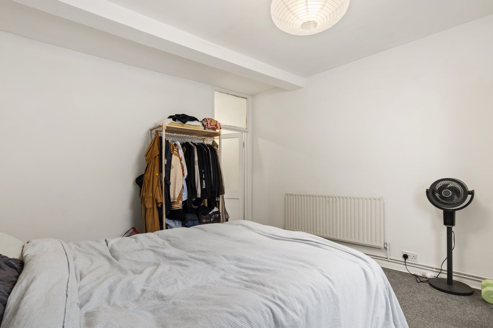 Flat Morning Lane in Greater London