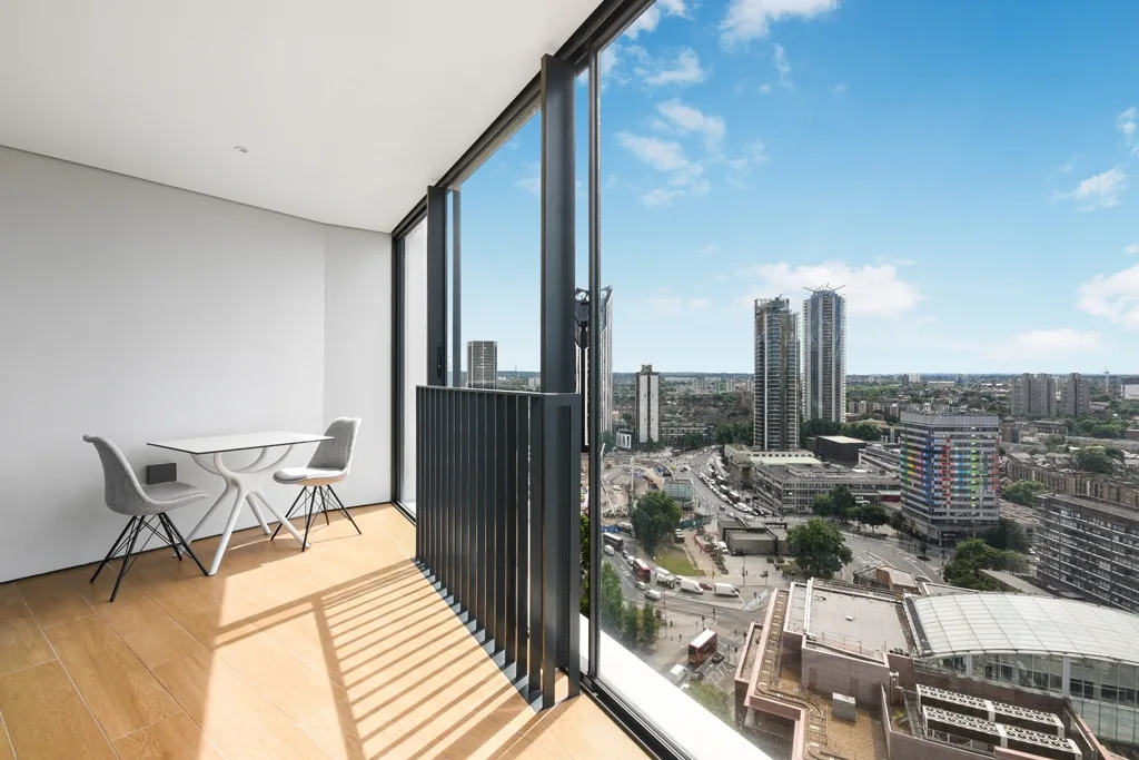 Flat Brook Drive in Greater London