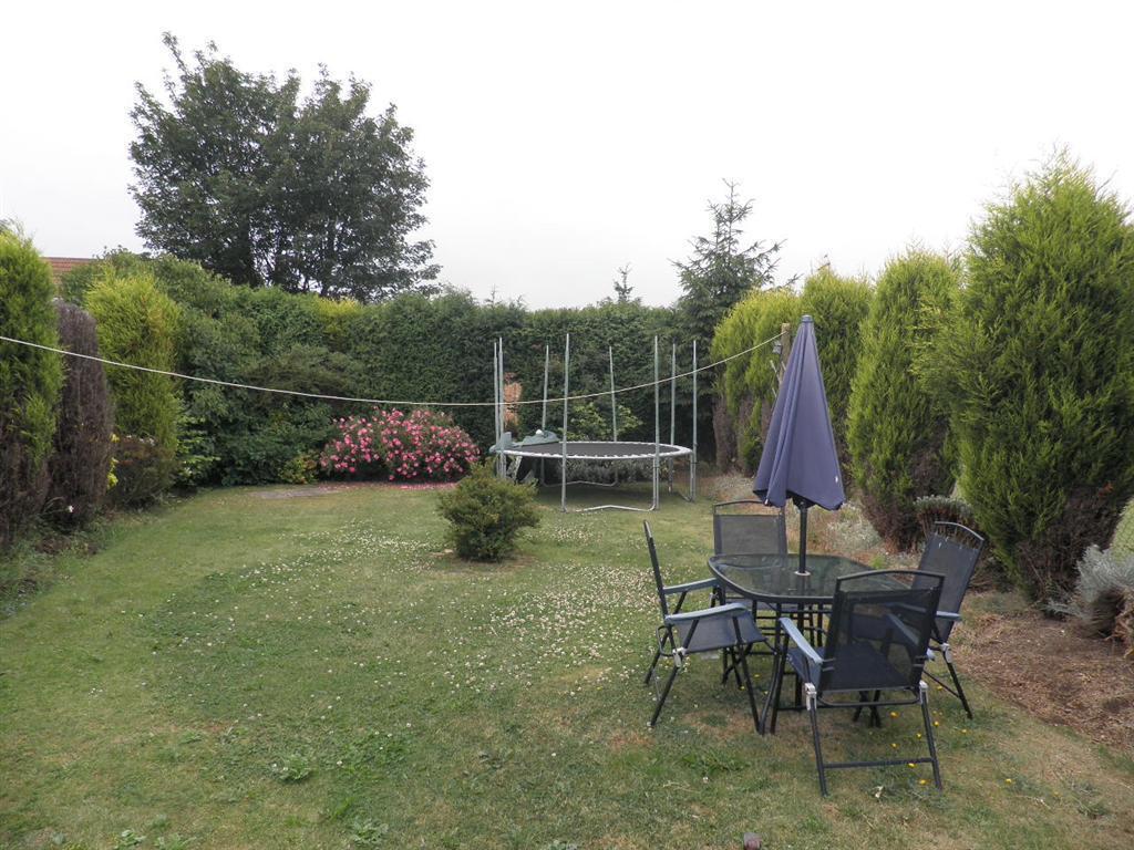 House Chestnut Crescent in Fenland District