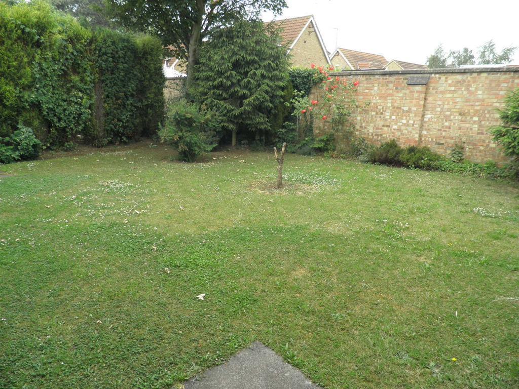 House Chestnut Crescent in Fenland District