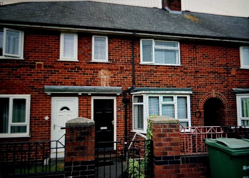 House Belle Isle Road in Leeds