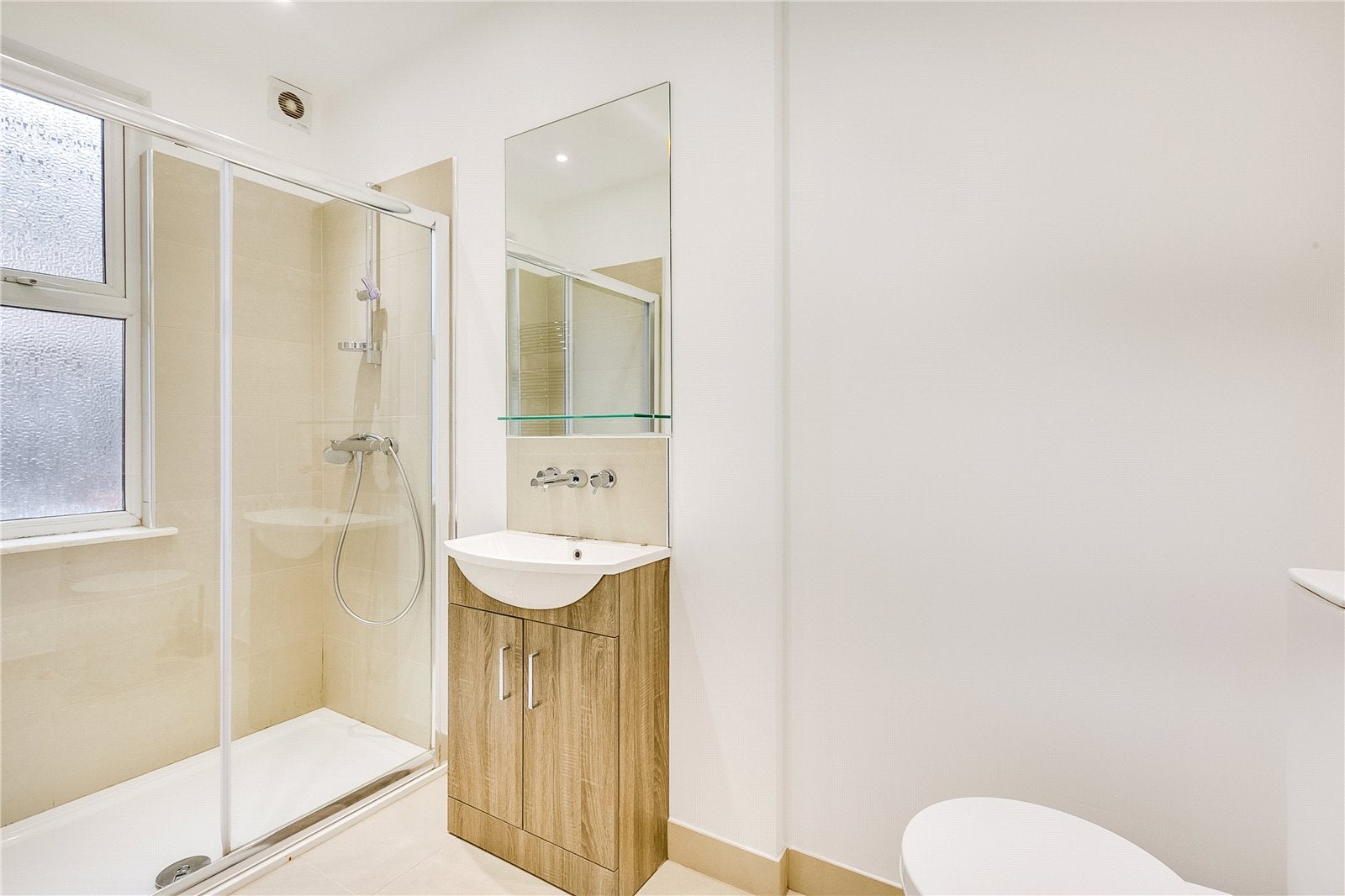 Flat Harbord Street in Greater London