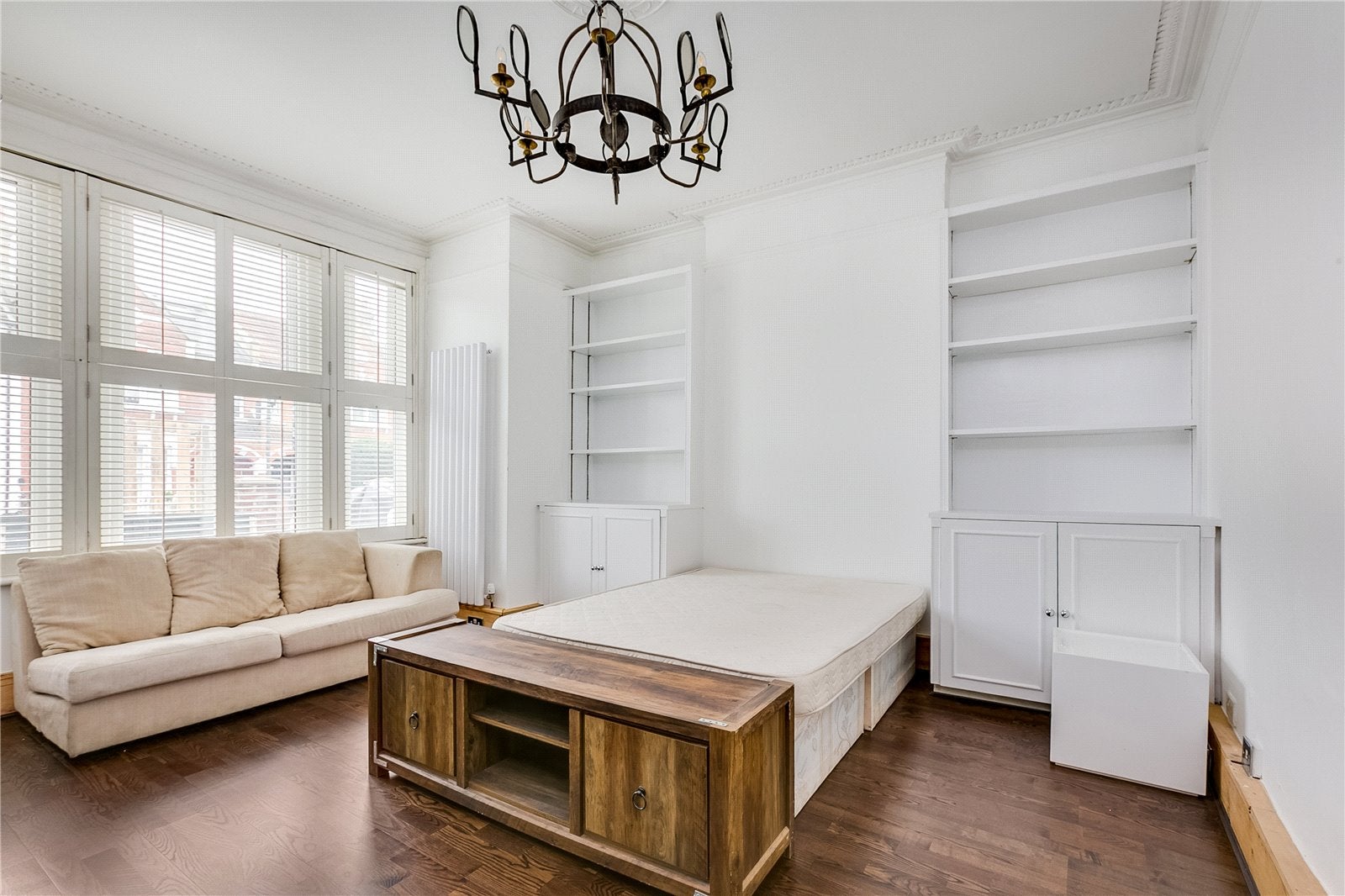 Flat Harbord Street in Greater London