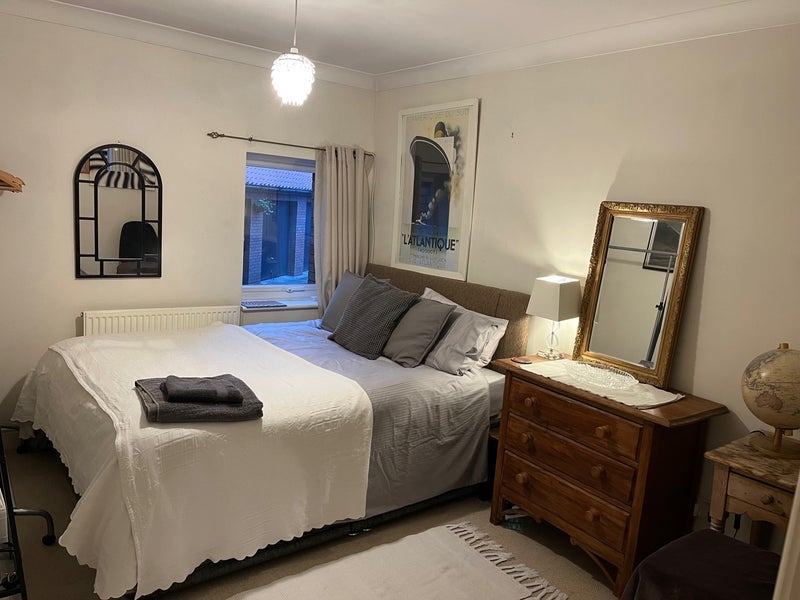 Room Bathurst Parade in Bristol