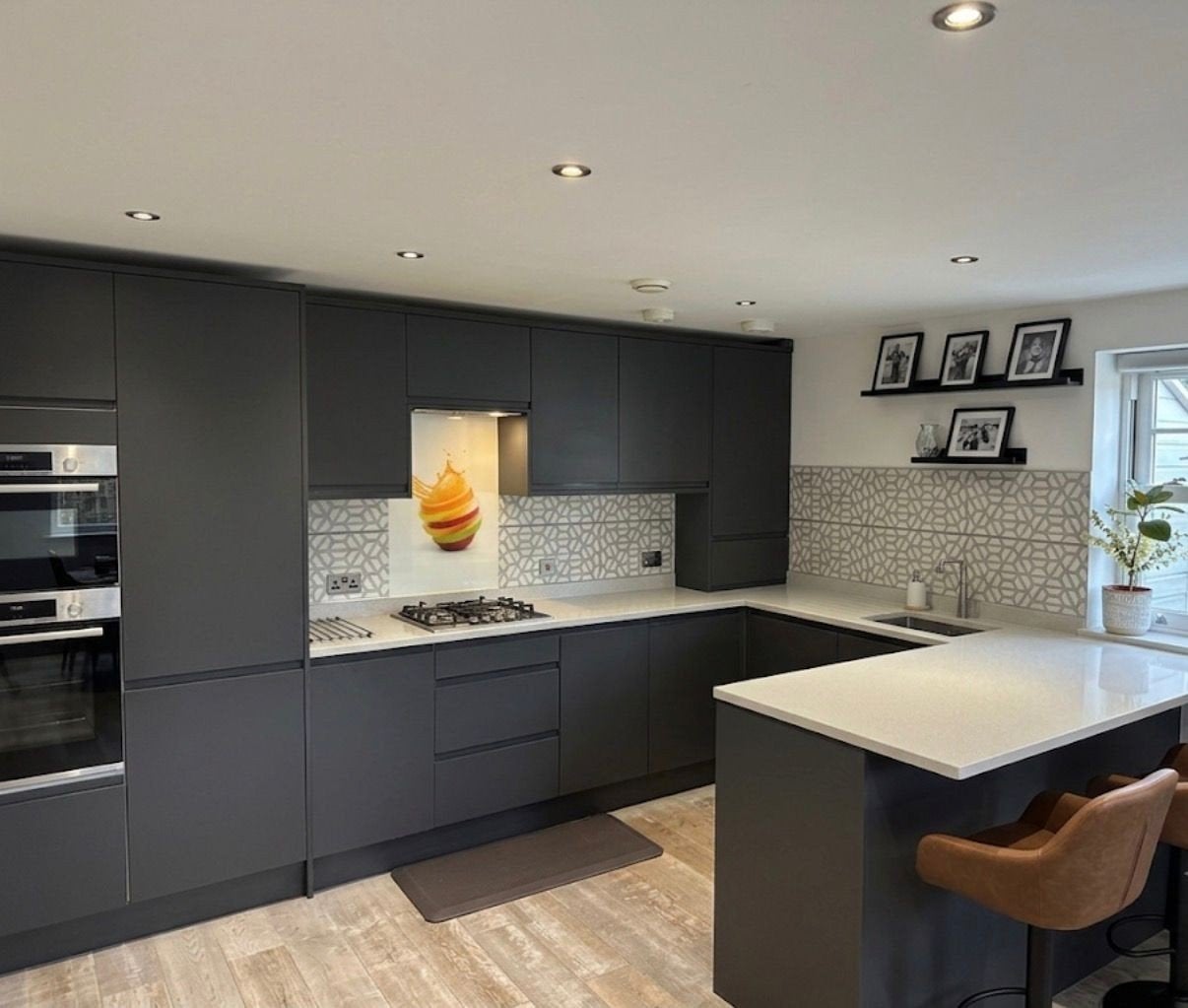 Flat Blossom Close in Greater London