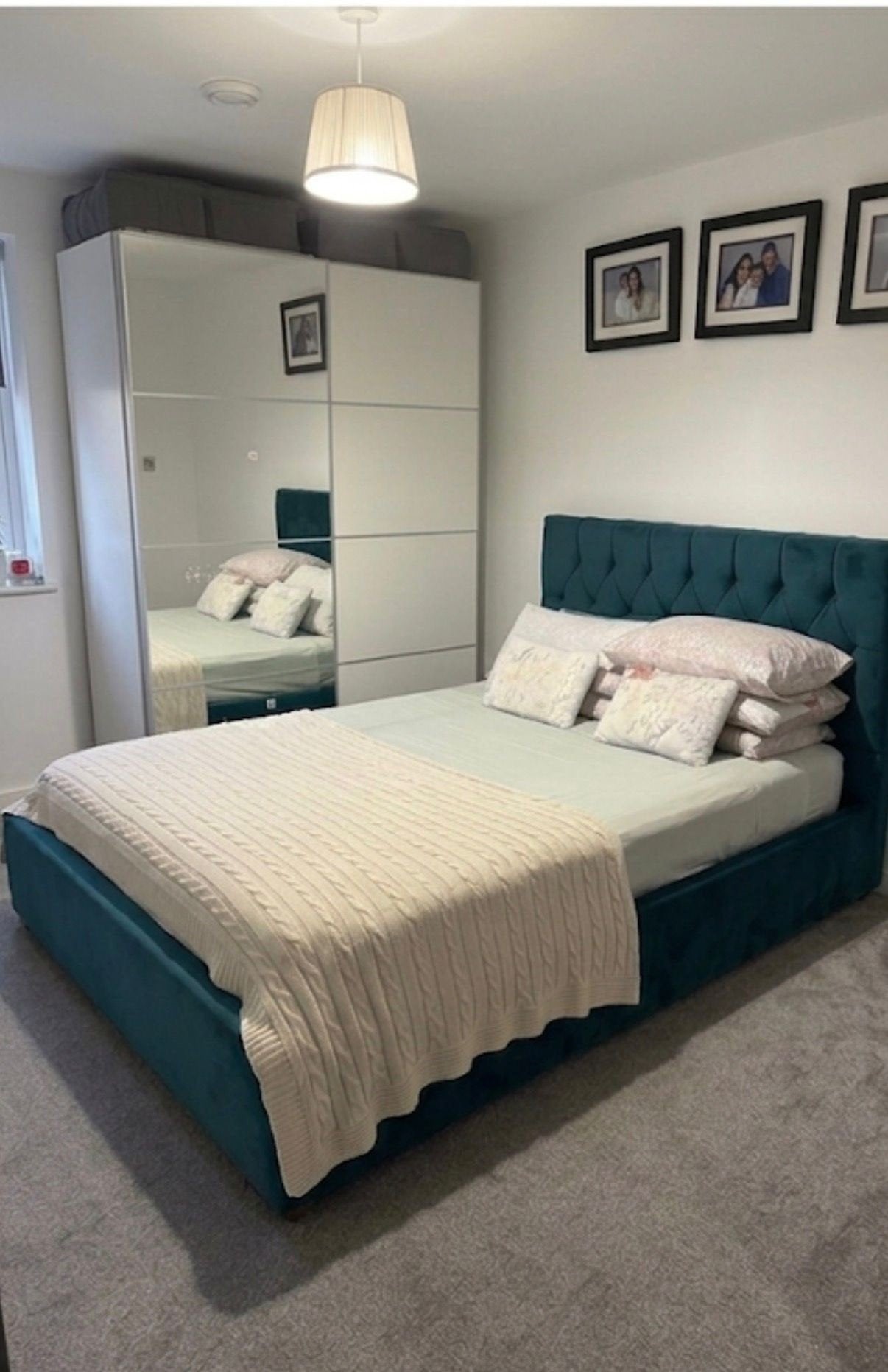Flat Blossom Close in Greater London