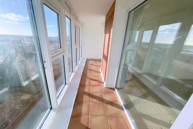 Flat Esplanade in Seaford