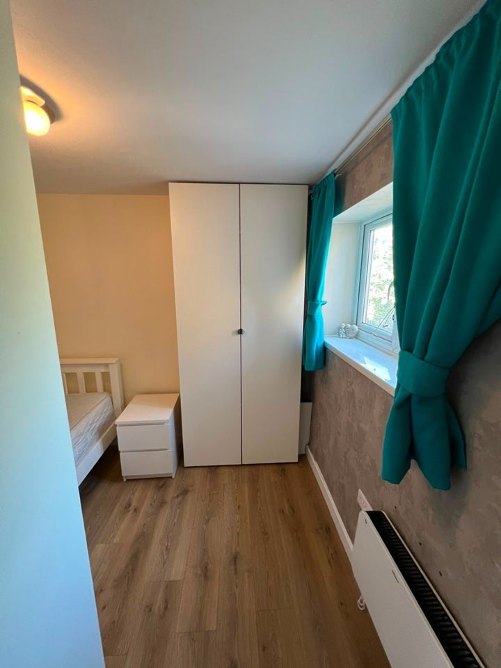 Flat Brunel Court in Greater London