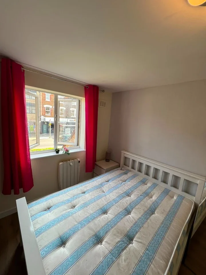 Flat Brunel Court in Greater London