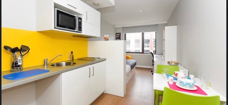 Room Duke Street in Glasgow