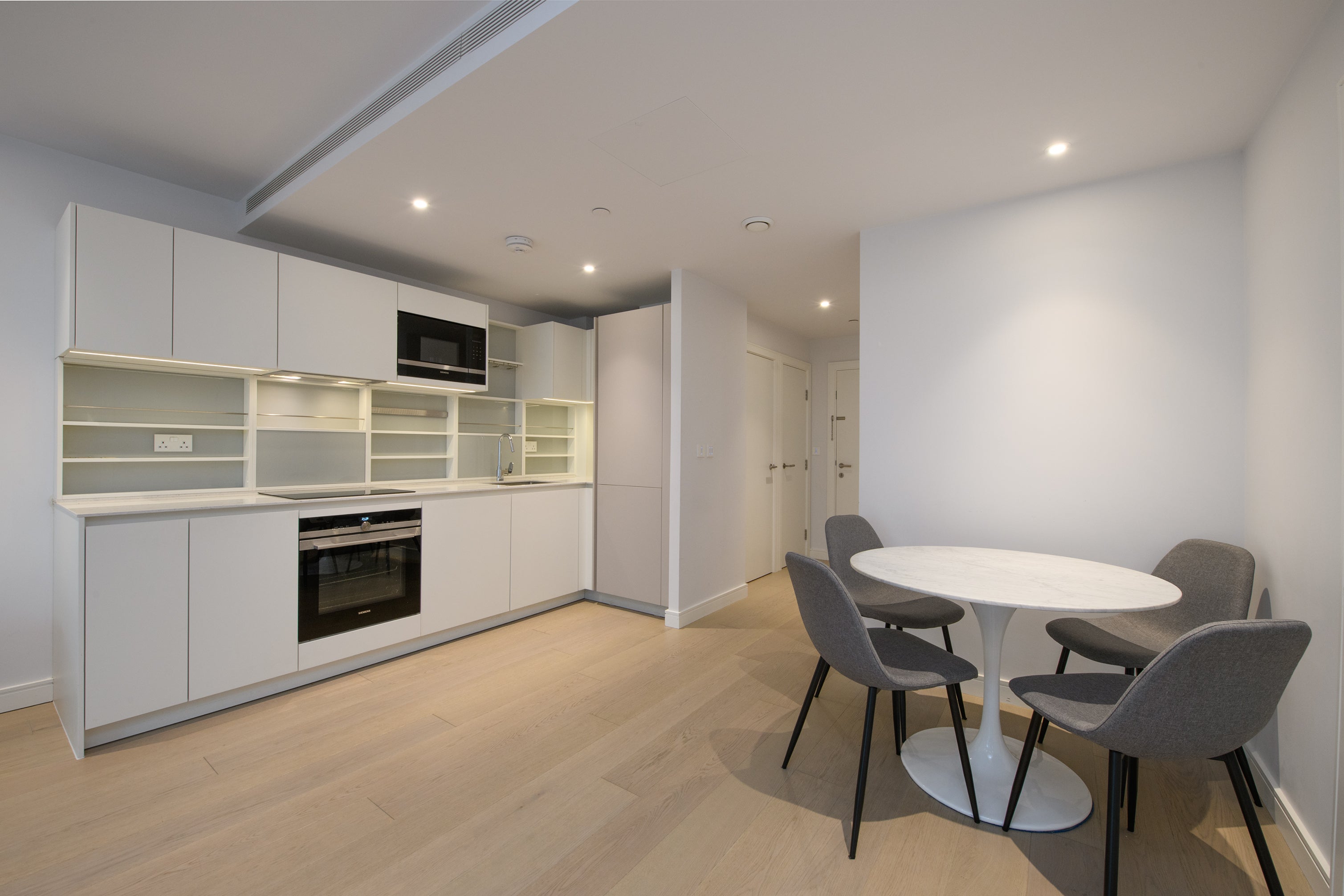 Flat Thurstan Street in Greater London