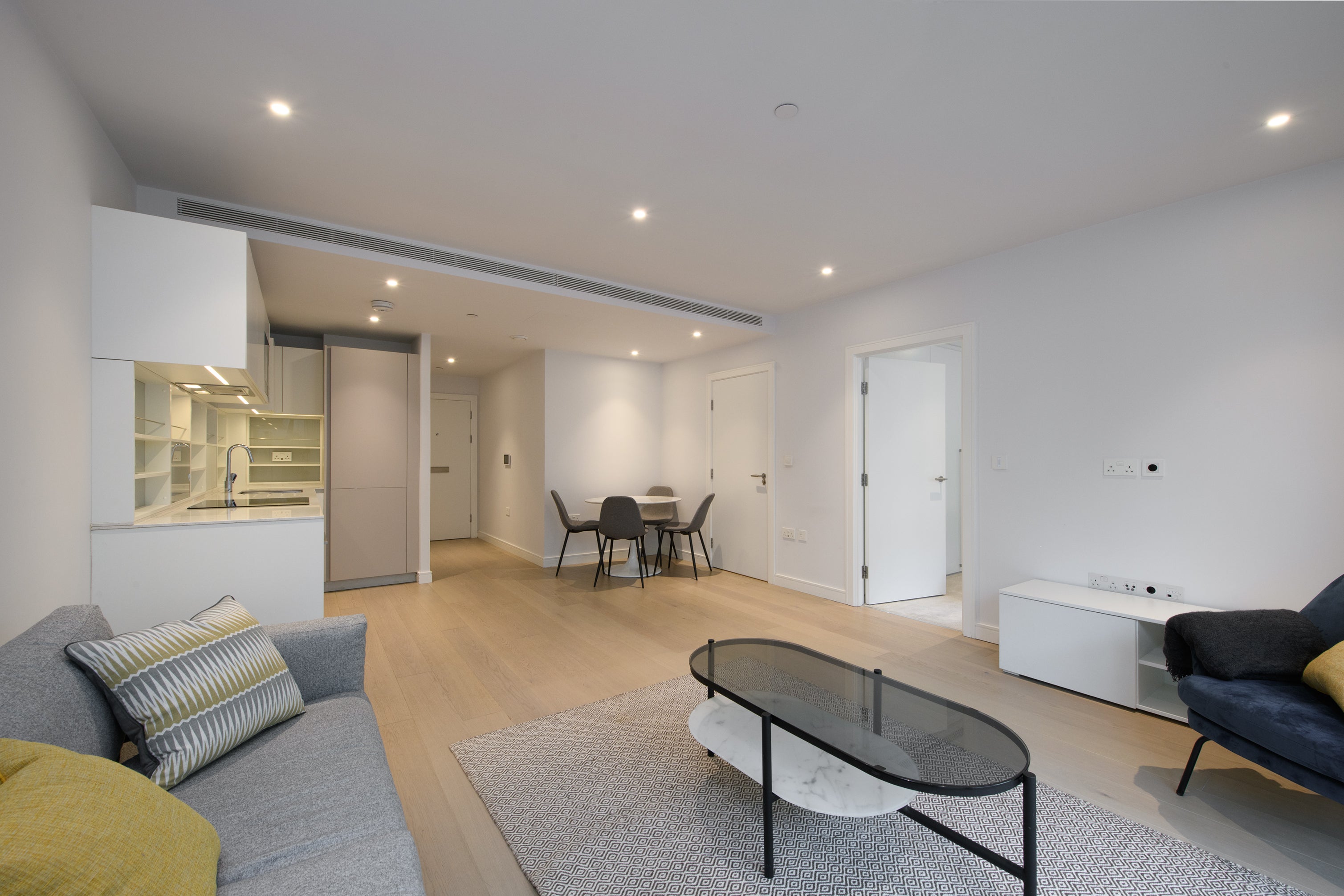 Flat Thurstan Street in Greater London