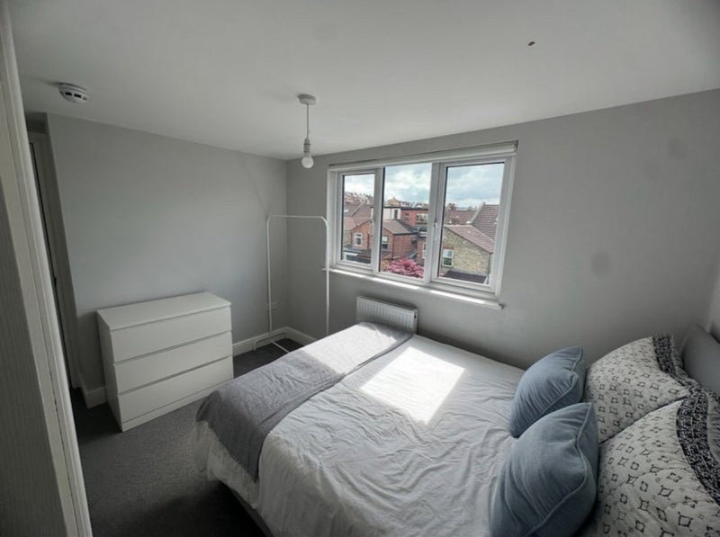 Room Beauley Road in Bristol