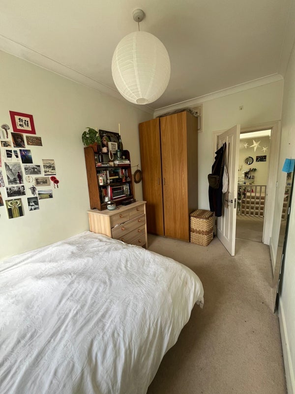 Room Bollo Lane in Greater London