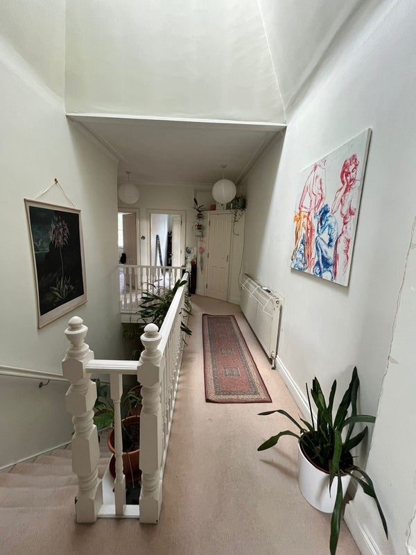 Room Bollo Lane in Greater London
