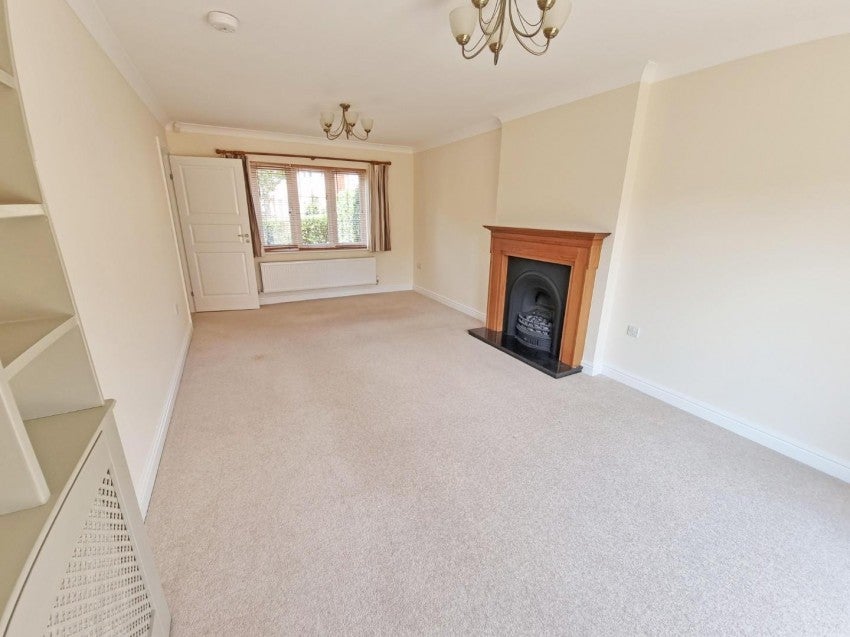 House Grindal Place in Rugby
