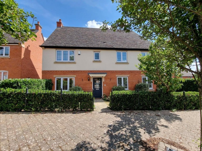 House Grindal Place in Rugby