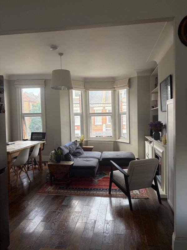 Flat Hemberton Road in Greater London