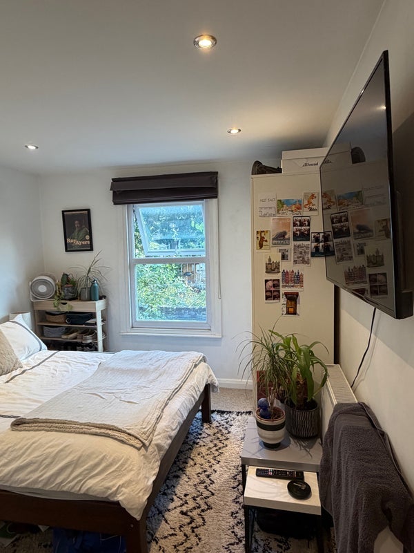 Flat Hemberton Road in Greater London
