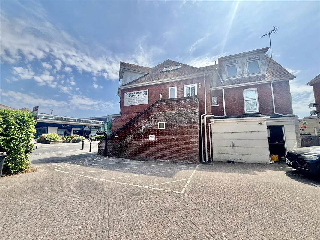 Flat Lower Blandford Road in Poole